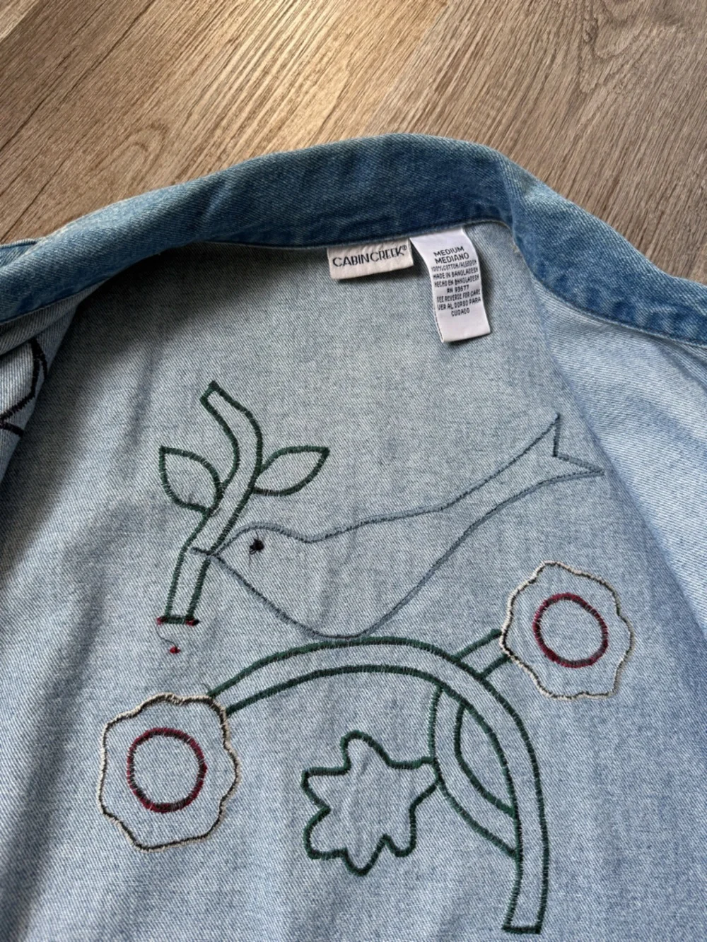 VTG CABIN CREEK Embroidered Denim Button Down Bird Retro Funky Multi Color M - Picture 5 of 6